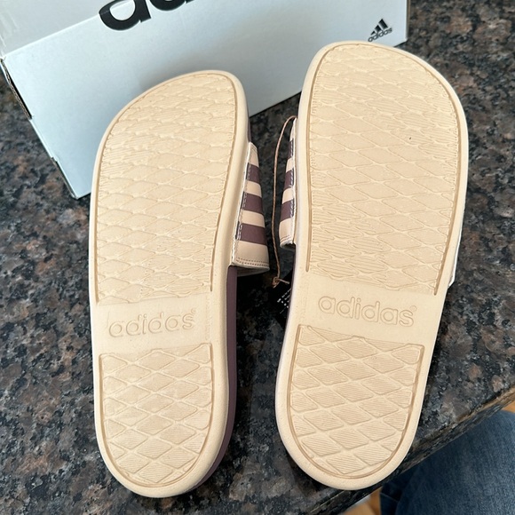 Adidas Adilette Comfort Slide Sandals H03621 Mauve & Cream US 10 Slip On New - Picture 4 of 6